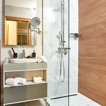 & Апартаменты *